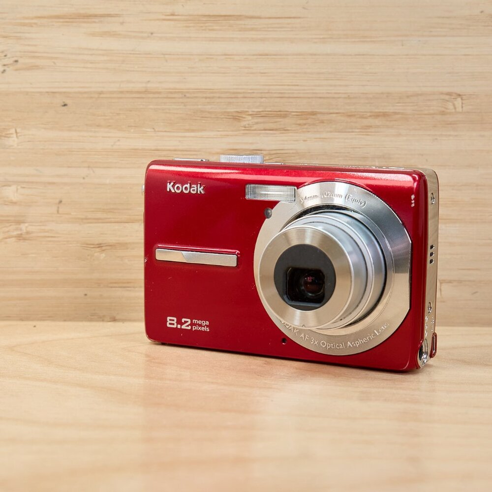 Kodak EasyShare M863 8.2MP Digital Camera Red Compact 3x Zoom